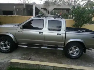 Nissan Frontier año 2000 