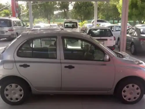 Nissan March  2008