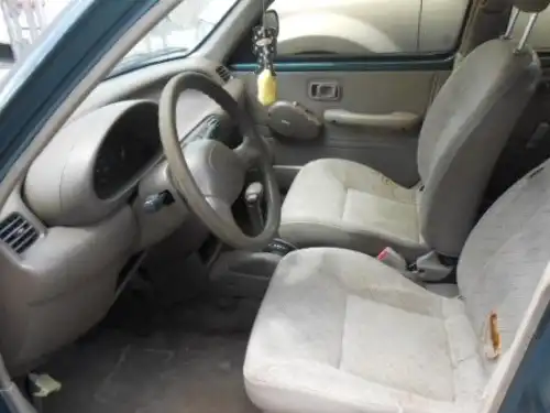 Nissan March2000