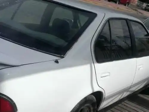 Nissan Maxima  1990