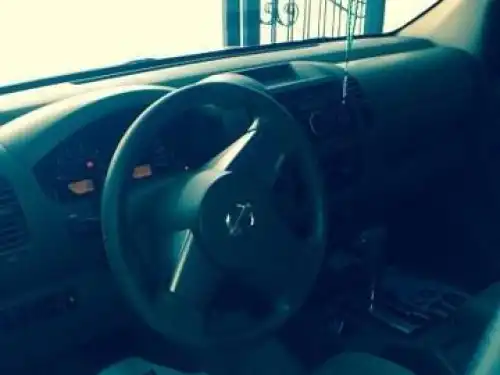 Nissan Navara  2009