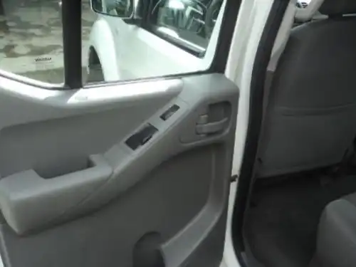 Nissan Navara LE 2011