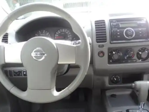 Nissan Navara LE 2011
