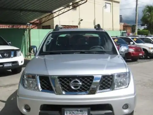 Nissan Navara LE 2011