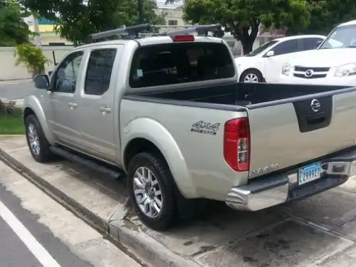 Nissan Navara LE 2012