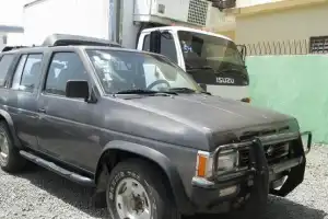 Nissan Pathfinder  1991