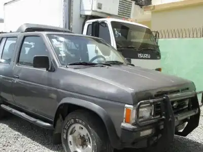 Nissan Pathfinder  1991