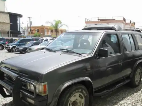 Nissan Pathfinder  1991