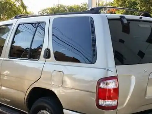 Nissan Pathfinder  2000