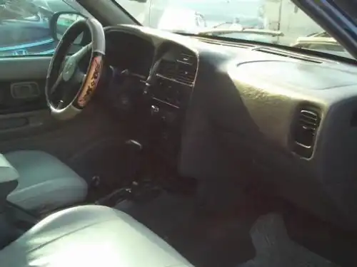 Nissan Pathfinder  2000