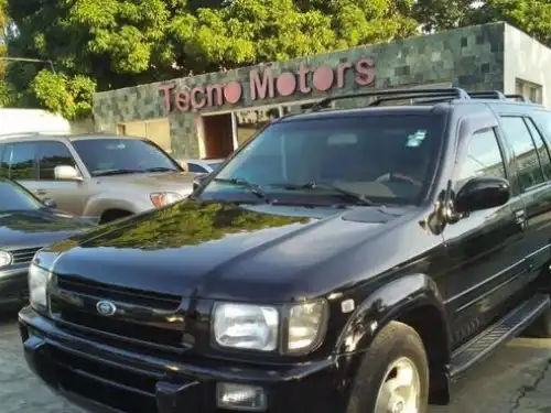 Nissan Pathfinder  2000