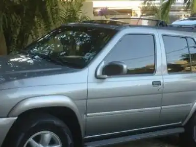 Nissan Pathfinder  2001