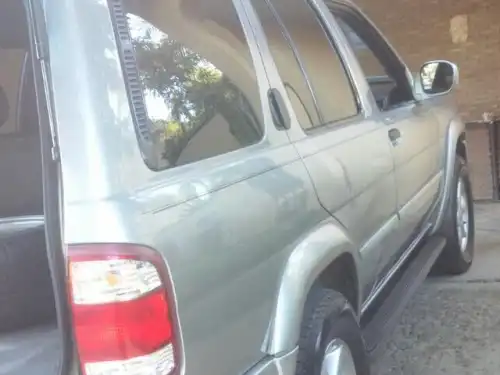 Nissan Pathfinder  2001