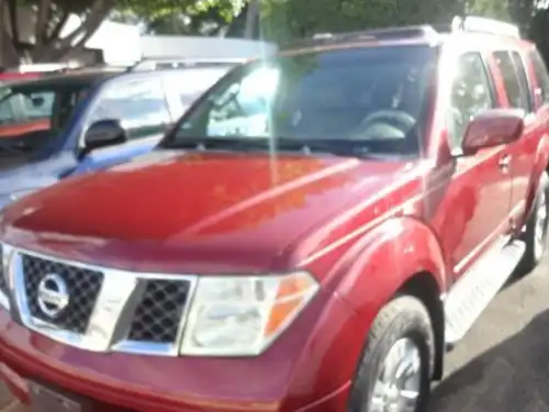 Nissan Pathfinder  2005