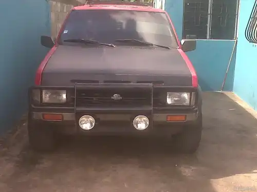 Nissan Pathfinder 1990