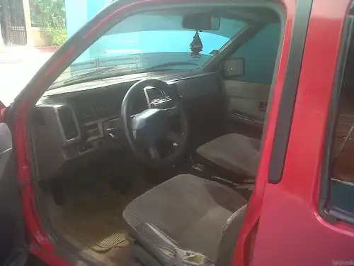 Nissan Pathfinder 1990