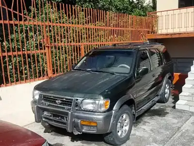 Nissan Pathfinder 1996