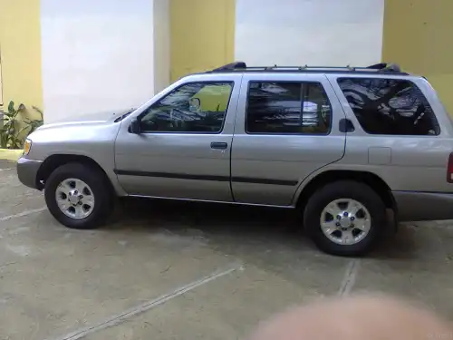 Nissan Pathfinder 1999