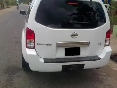 Nissan Pathfinder 2005 Blanca 