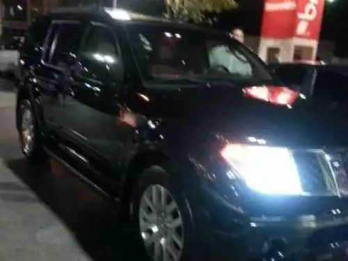 Nissan Pathfinder 2005 LE 