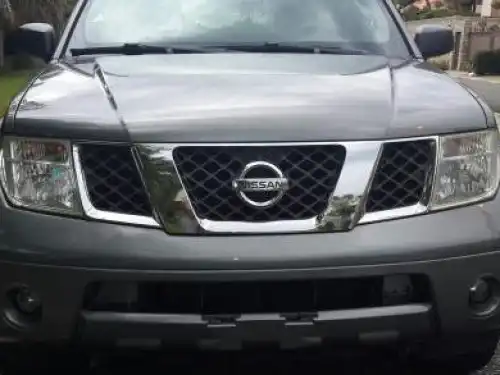 Nissan Pathfinder 2006 gris 4x4 full en piel 