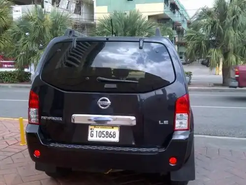 Nissan Pathfinder LE 2006