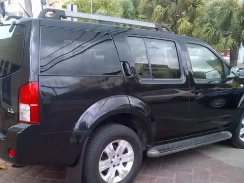 Nissan Pathfinder LE 2006