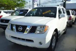 Nissan Pathfinder SE 2005