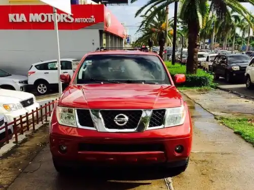 Nissan Pathfinder SE 2005