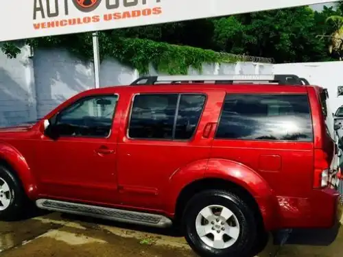 Nissan Pathfinder SE 2005