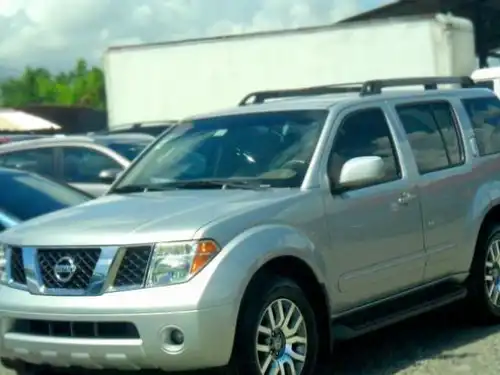 Nissan Pathfinder SE 2007