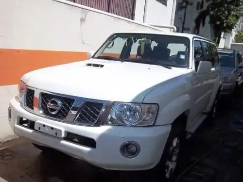 Nissan Patrol GRX 2011