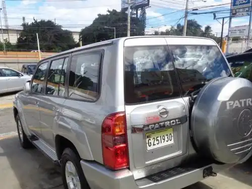 Nissan Patrol GRX 2011