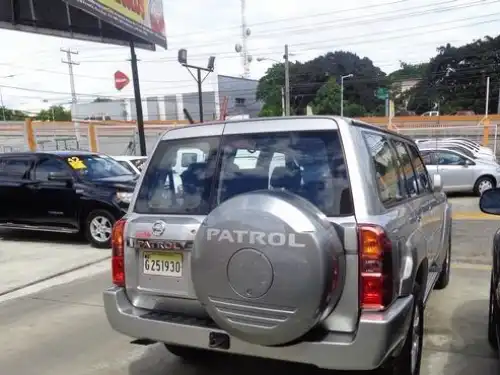 Nissan Patrol GRX 2011