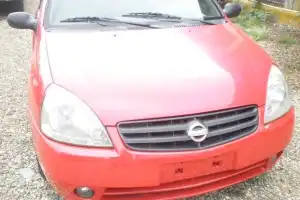 Nissan Platina 2003