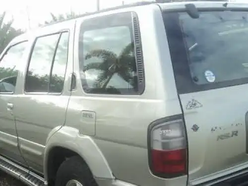 Nissan Regulus  2000