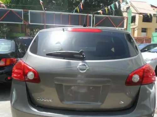 Nissan Rogue  2009