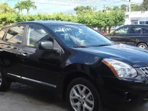 Nissan Rogue  2011