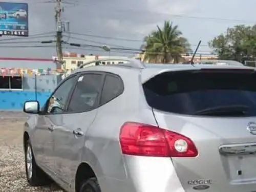 Nissan Rogue  2011
