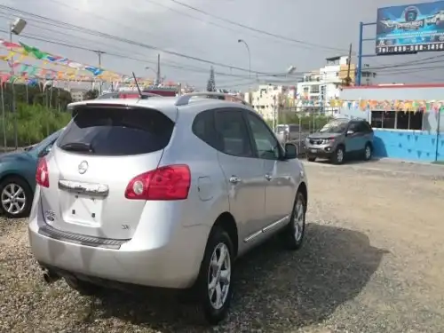 Nissan Rogue SV 2011