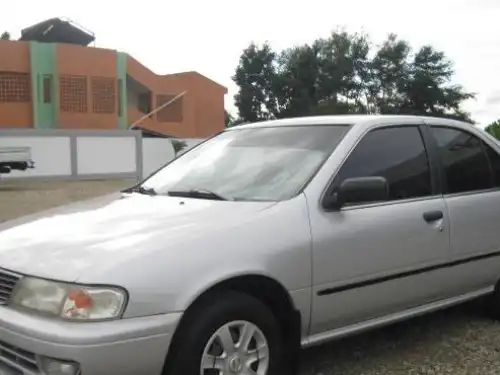 Nissan Saloon EX 2000