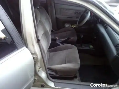 Nissan Sentra  2001  