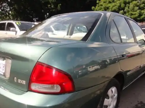 Nissan Sentra  2001