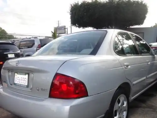 Nissan Sentra  2005