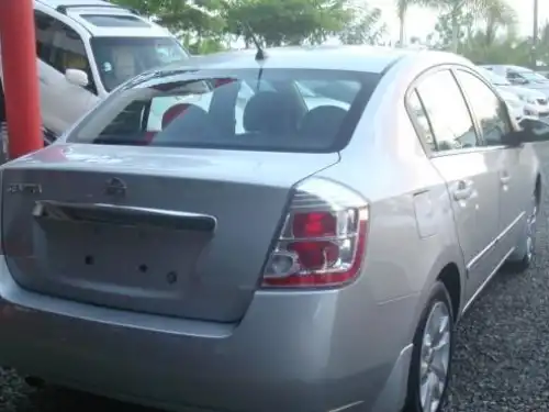 Nissan Sentra  2010