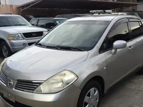 Nissan TIIDA  2006