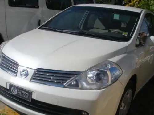 Nissan TIIDA  2008