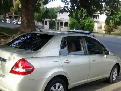 Nissan TIIDA  2008