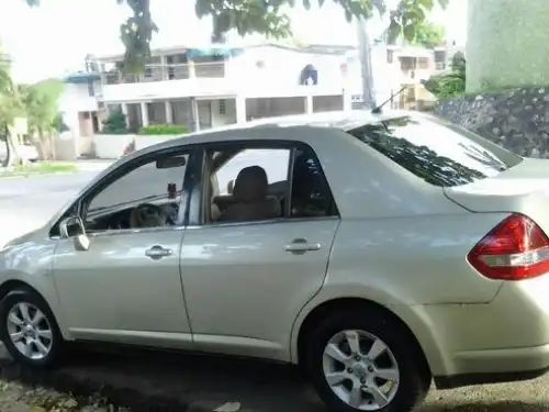 Nissan TIIDA  2008