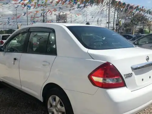 Nissan TIIDA  2009